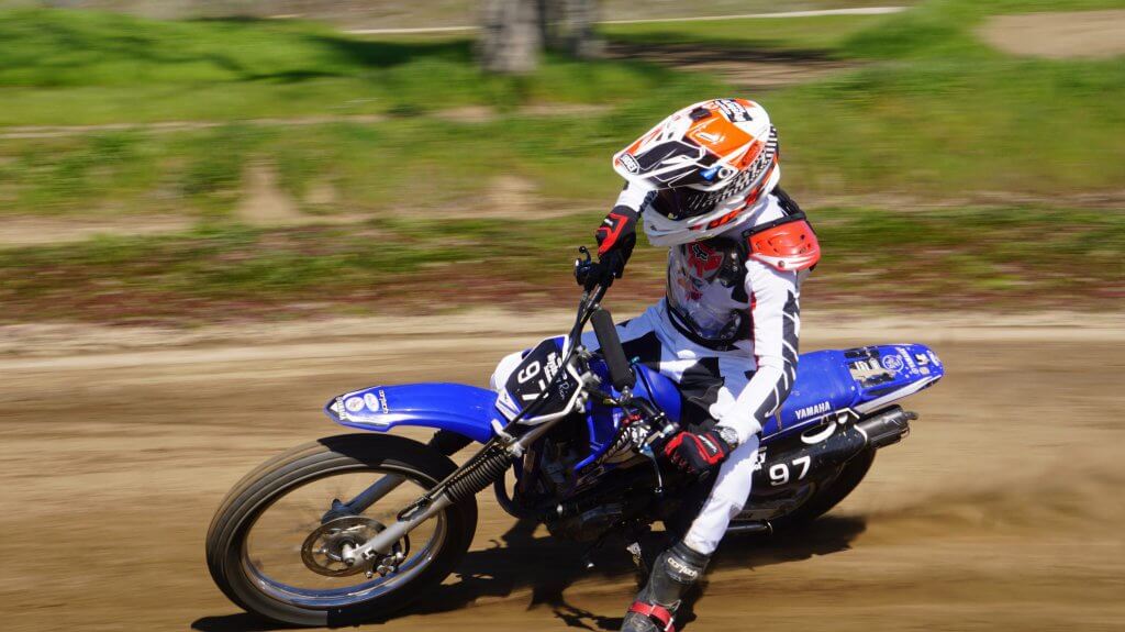 Rich riding Dunlop on TT-R 125